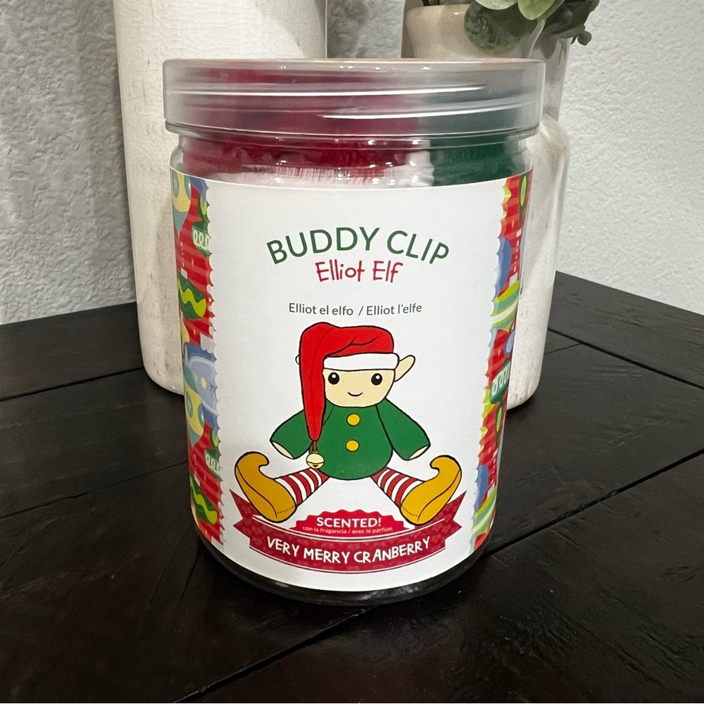 🆕 Buddy Clip Elliot Elf Scented Candle - Very Merry Cranberry